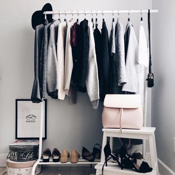 🛍️ Join Me❤️LIKE THIS NOTIFICATION to know when I go live next. Thank you 💋 - Picture 1 of 2